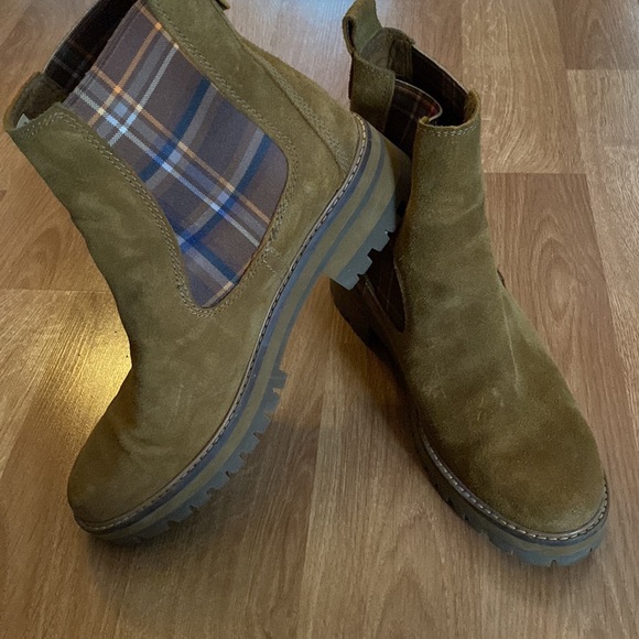 Timberland Boots - Picture 2 of 7